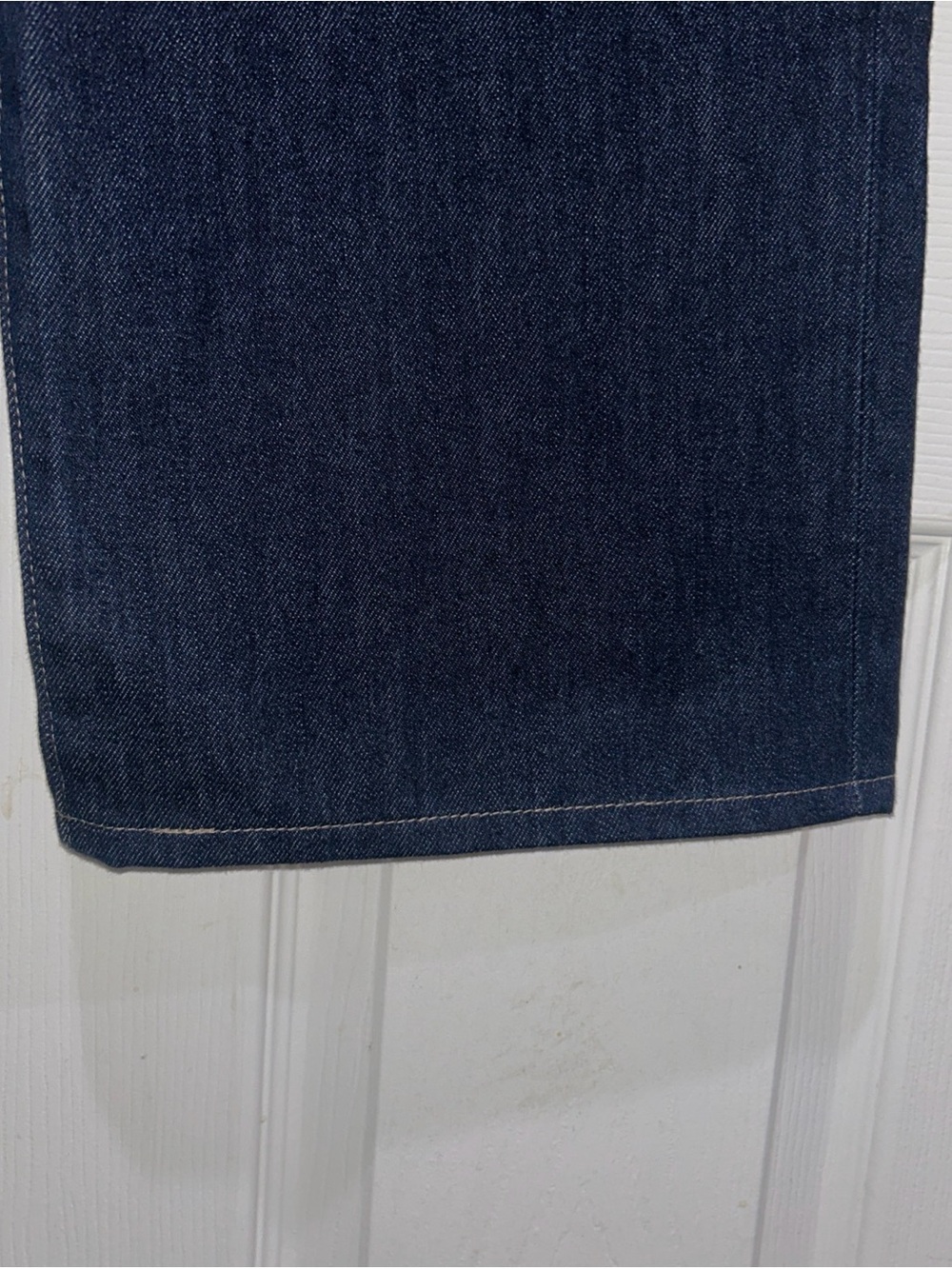 Uniqlo Women’s High Rise Wide Leg Straight Jeans Size 28 NWT - Picture 4 of 9